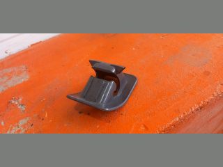 bontott VW GOLF V Isofix Rögzítő Burkolat