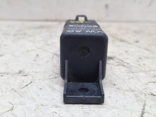 bontott VW GOLF V Izzító Relé