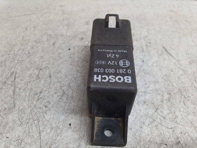 bontott VW GOLF V Izzító Relé