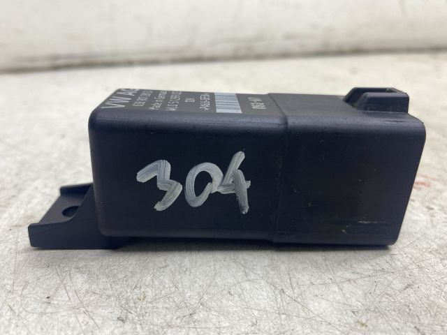 bontott VW GOLF V Izzító Relé