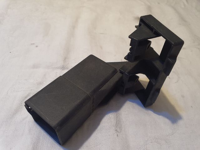 bontott VW GOLF V Izzító Relé