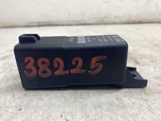 bontott VW GOLF V Izzító Relé