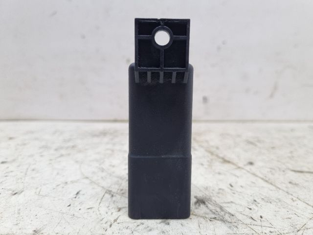 bontott VW GOLF V Izzító Relé