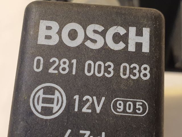 bontott VW GOLF V Izzító Relé