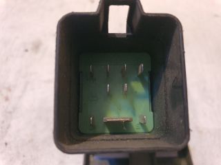 bontott VW GOLF V Izzító Relé