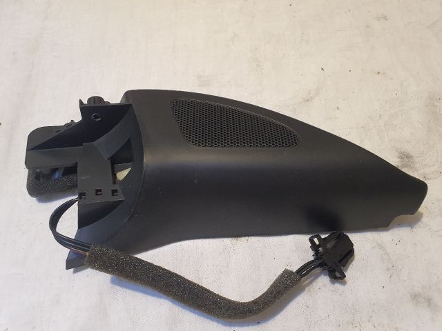 bontott VW GOLF V Jobb A Oszlop Hangszóró Burkolat