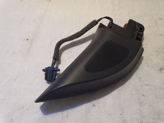 bontott VW GOLF V Jobb A Oszlop Hangszóró Burkolat