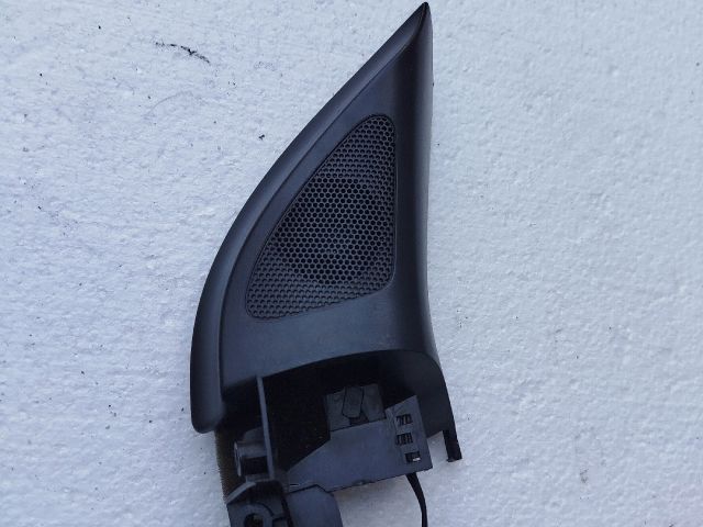 bontott VW GOLF V Jobb A Oszlop Hangszóró