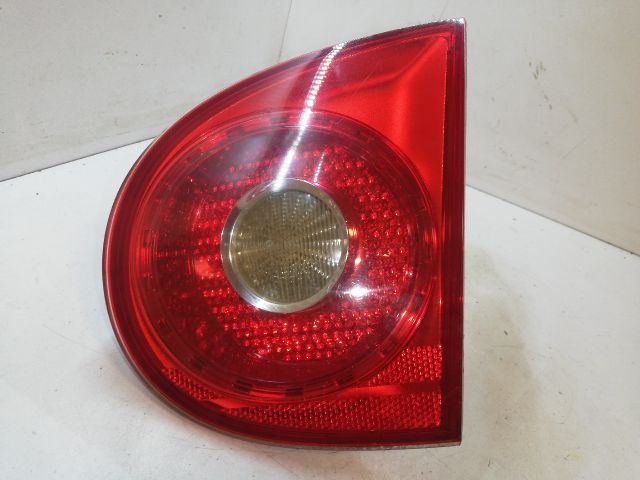 bontott VW GOLF V Jobb Belső Hátsó Lámpa