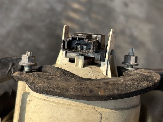 bontott VW GOLF V Jobb Belső Hátsó Lámpa