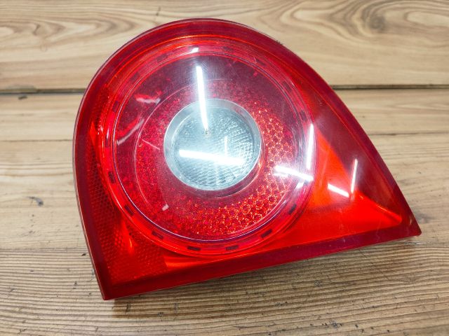 bontott VW GOLF V Jobb Belső Hátsó Lámpa