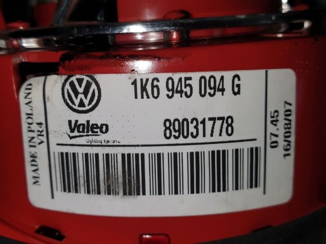 bontott VW GOLF V Jobb Belső Hátsó Lámpa