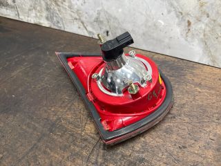 bontott VW GOLF V Jobb Belső Hátsó Lámpa