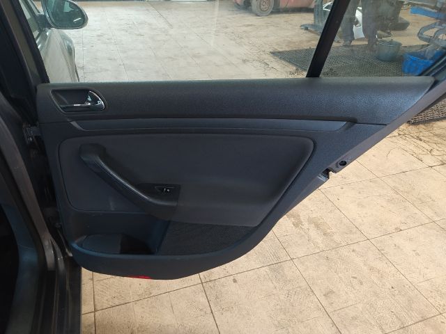 bontott VW GOLF V Jobb C Oszlop Burkolat