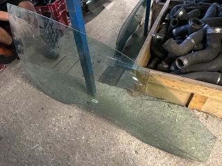 bontott VW GOLF V Jobb első Ablak