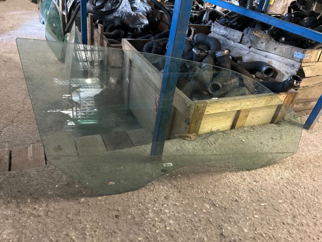 bontott VW GOLF V Jobb első Ablak