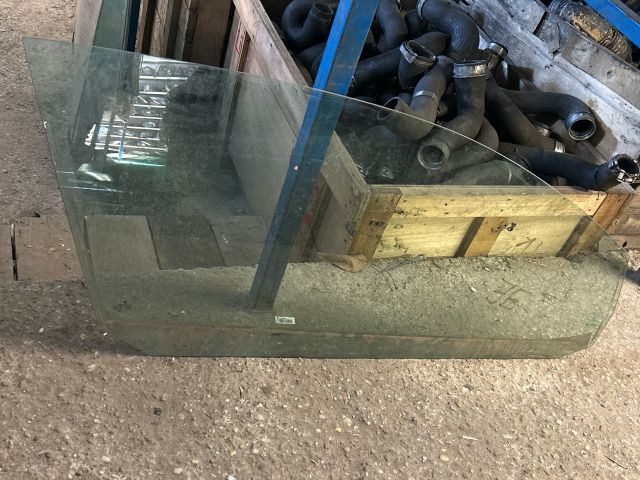 bontott VW GOLF V Jobb első Ablak