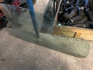 bontott VW GOLF V Jobb első Ablak