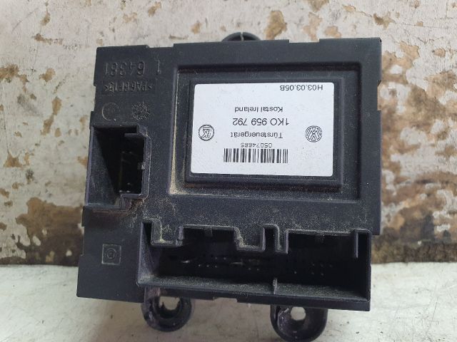 bontott VW GOLF V Jobb első Ablakemelő Elektronika