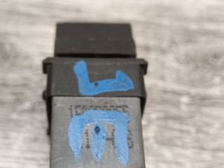 bontott VW GOLF V Jobb első Ablakemelő Kapcsoló