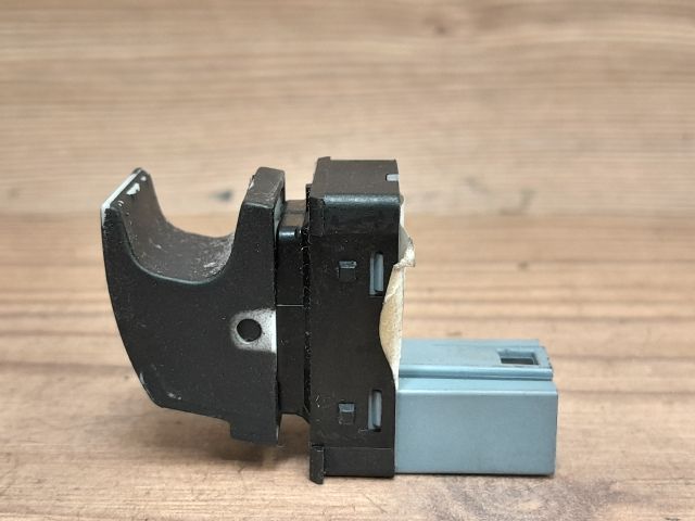 bontott VW GOLF V Jobb első Ablakemelő Kapcsoló