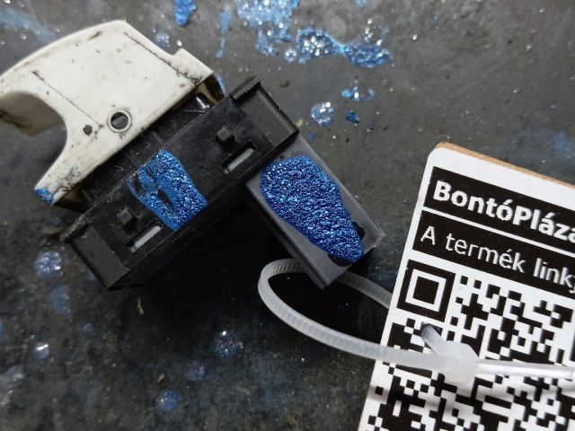 bontott VW GOLF V Jobb első Ablakemelő Kapcsoló