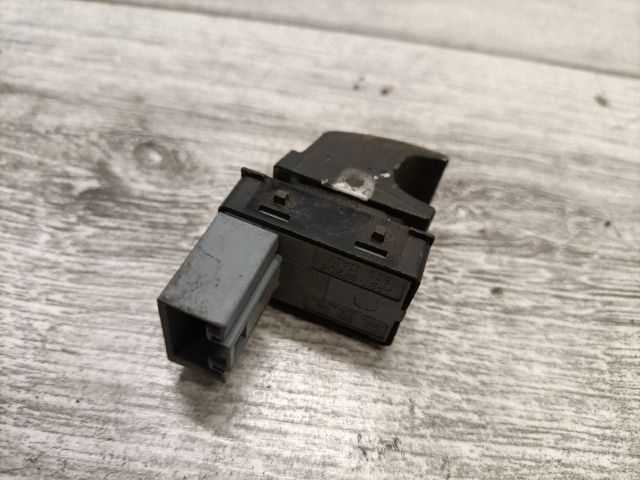 bontott VW GOLF V Jobb első Ablakemelő Kapcsoló