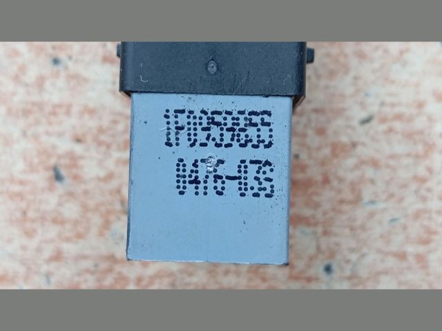 bontott VW GOLF V Jobb első Ablakemelő Kapcsoló