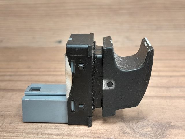 bontott VW GOLF V Jobb első Ablakemelő Kapcsoló