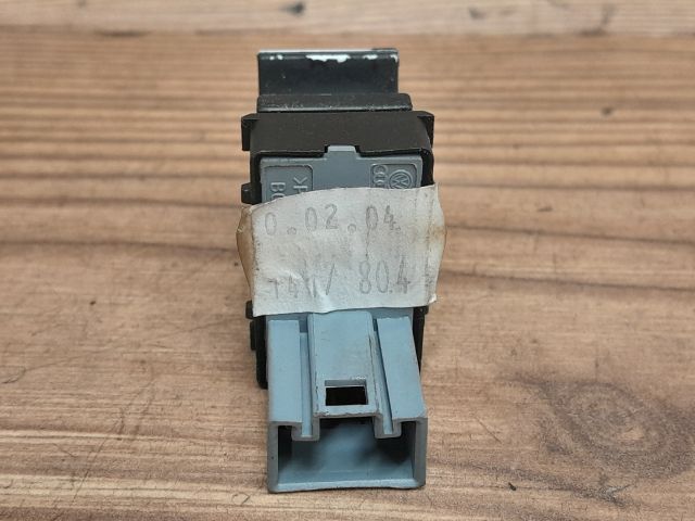 bontott VW GOLF V Jobb első Ablakemelő Kapcsoló