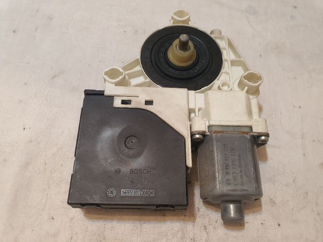 bontott VW GOLF V Jobb első Ablakemelő Motor