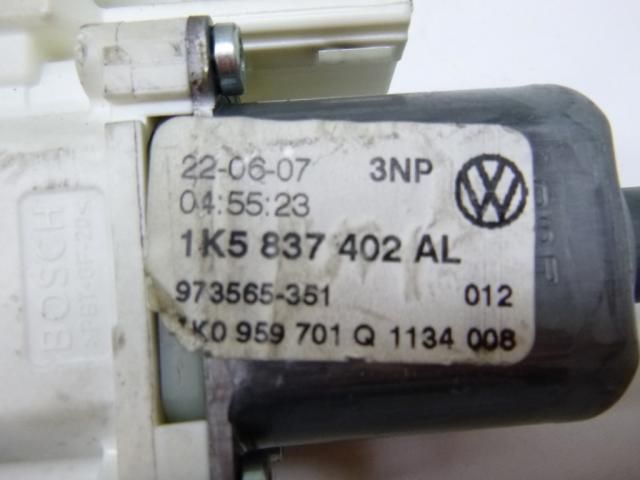 bontott VW GOLF V Jobb első Ablakemelő Motor