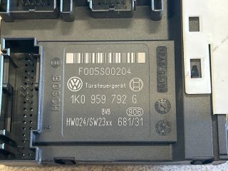 bontott VW GOLF V Jobb első Ablakemelő Motor