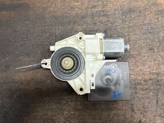 bontott VW GOLF V Jobb első Ablakemelő Motor