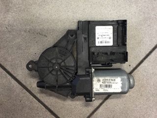 bontott VW GOLF V Jobb első Ablakemelő Motor