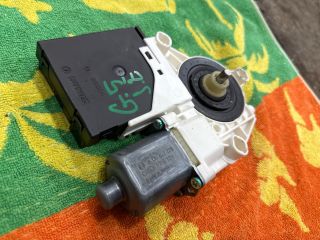 bontott VW GOLF V Jobb első Ablakemelő Motor