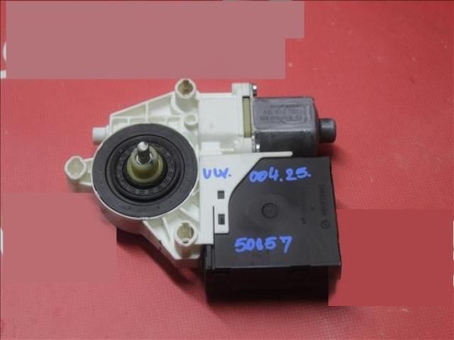 bontott VW GOLF V Jobb első Ablakemelő Motor