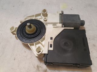 bontott VW GOLF V Jobb első Ablakemelő Motor