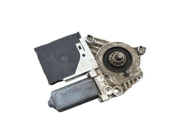 bontott VW GOLF V Jobb első Ablakemelő Motor