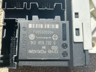 bontott VW GOLF V Jobb első Ablakemelő Motor