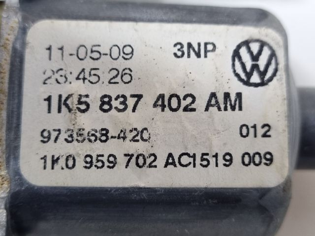 bontott VW GOLF V Jobb első Ablakemelő Motor