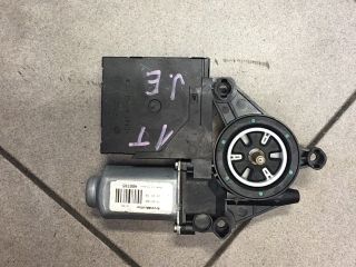 bontott VW GOLF V Jobb első Ablakemelő Motor