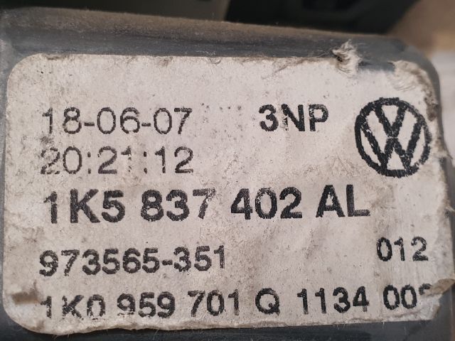 bontott VW GOLF V Jobb első Ablakemelő Motor
