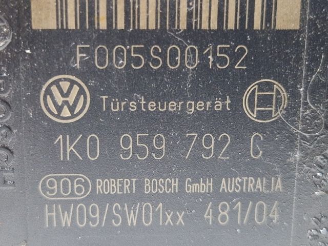 bontott VW GOLF V Jobb első Ablakemelő Motor