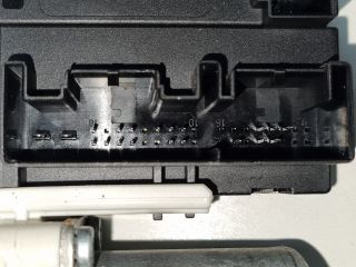 bontott VW GOLF V Jobb első Ablakemelő Motor