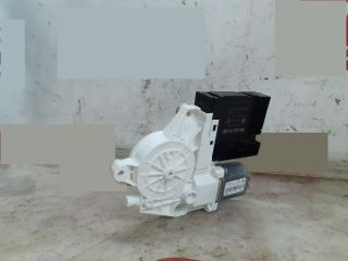 bontott VW GOLF V Jobb első Ablakemelő Motor