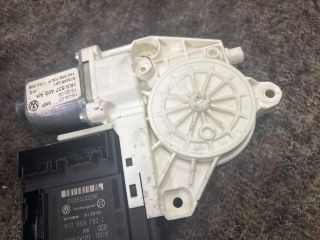 bontott VW GOLF V Jobb első Ablakemelő Motor
