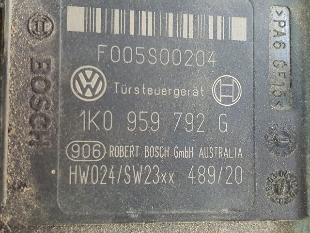 bontott VW GOLF V Jobb első Ablakemelő Motor