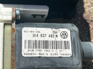 bontott VW GOLF V Jobb első Ablakemelő Motor