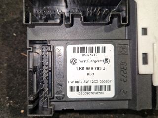 bontott VW GOLF V Jobb első Ablakemelő Motor